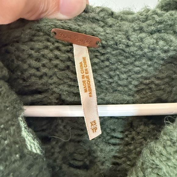 Free People Dark Green Cable Knit Cardigan Hooded Sweater Size XS - Picture 3 of 6